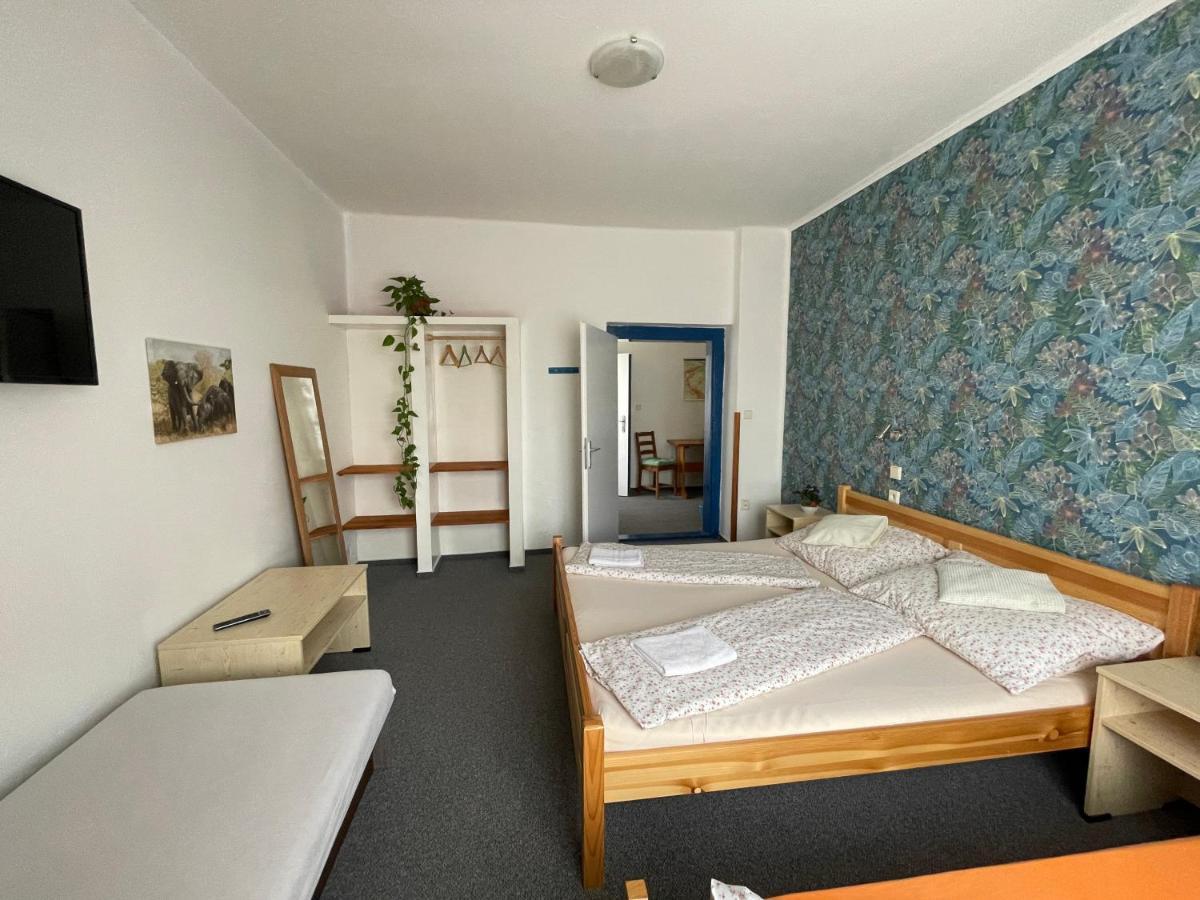 Penzion Slunecnice Dvůr Králové nad Labem Εξωτερικό φωτογραφία